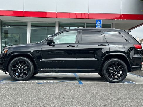 Used 2018 Jeep Grand Cherokee Altitude image 7