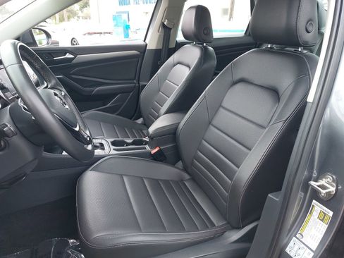 Used 2021 Volkswagen Jetta SE image 14