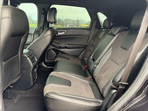 Used 2021 Ford Edge ST image 29