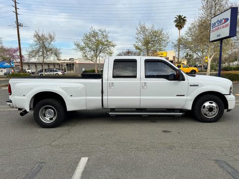 Used 2005 Ford F350 Lariat image 7