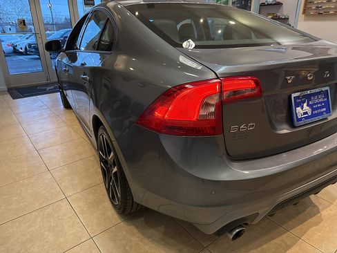Used 2018 Volvo S60 T5 Dynamic w/ Vision Package image 9