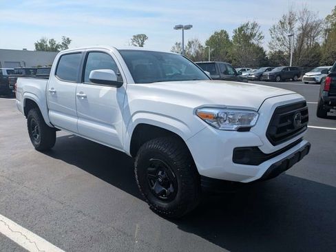 Used 2022 Toyota Tacoma SR w/ SR Convenience Package image 2