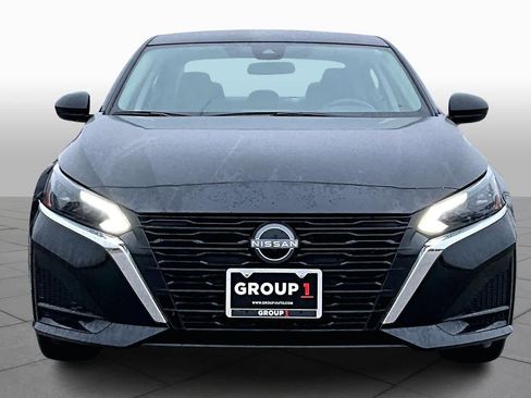 Used 2025 Nissan Altima 2.5 SV image 3