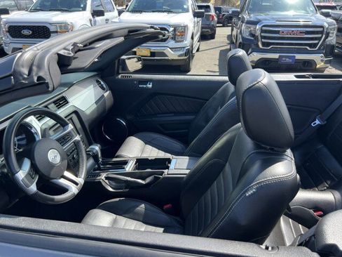 Used 2010 Ford Mustang GT Premium image 22