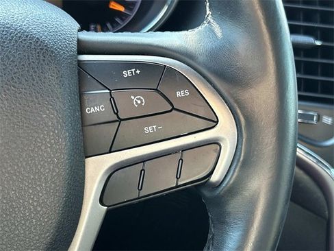 Used 2018 Jeep Grand Cherokee Laredo image 35