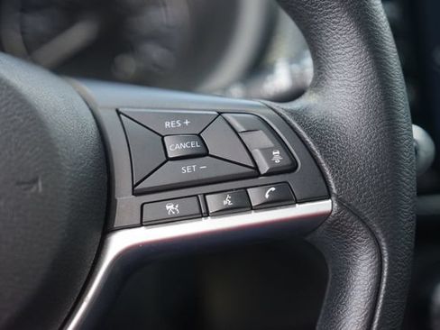 Used 2021 Nissan Kicks SV FWD image 23