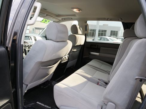 Used 2022 Toyota Sequoia SR5 image 16