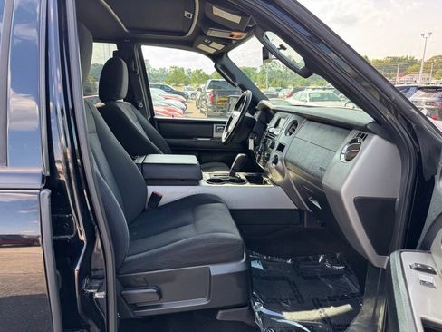 Used 2016 Ford Expedition XLT AWD/4WD image 9