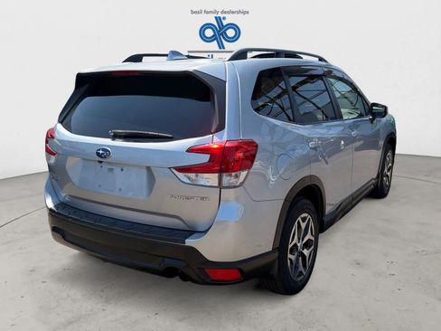 Used 2019 Subaru Forester Premium AWD/4WD image 7