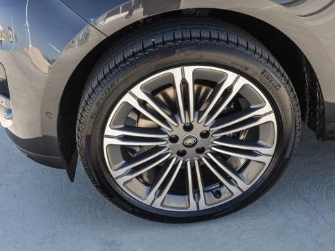 New 2025 Land Rover Range Rover Sport SE image 9