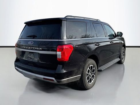 Used 2024 Ford Expedition XLT image 2