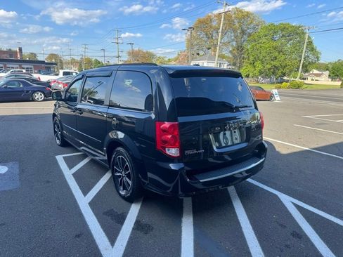 Used 2017 Dodge Grand Caravan GT FWD image 7