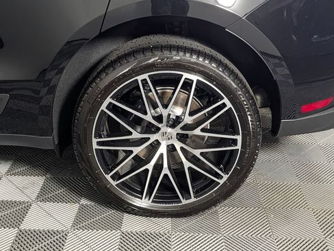 New 2026 Porsche Macan AWD/4WD image 12