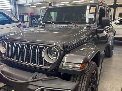 Used 2025 Jeep Wrangler Unlimited Sahara w/ Safety Group image 1