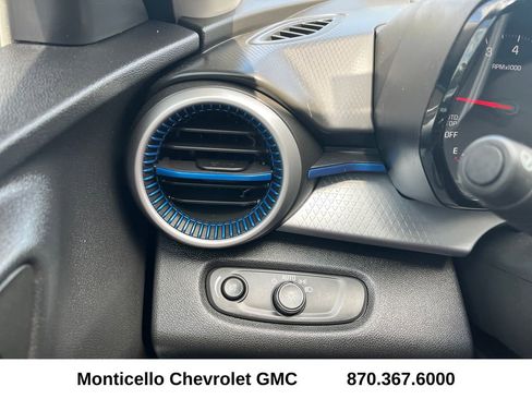 Used 2025 Chevrolet Trax LS FWD image 11