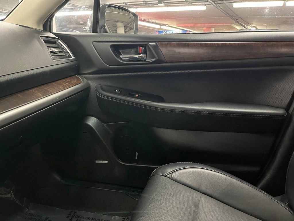 Used 2017 Subaru Outback 2.5i Limited AWD/4WD image 29