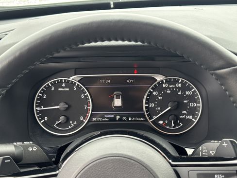 Used 2024 Nissan Pathfinder SL image 27