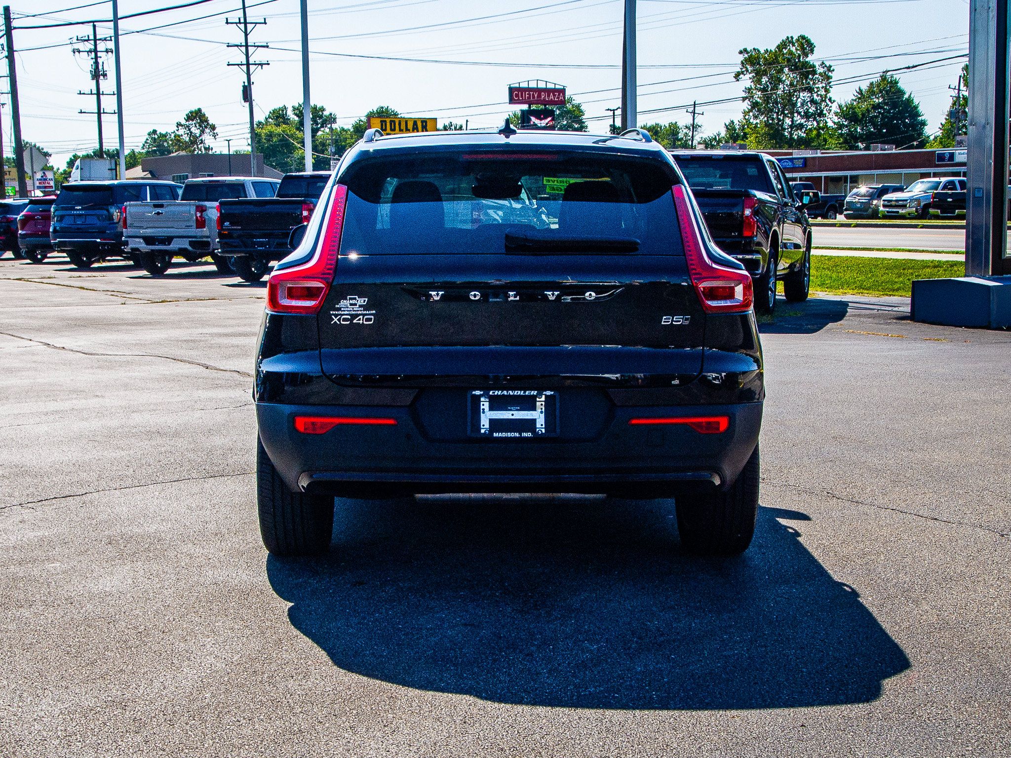 Used 2026 Volvo XC40 B5 Plus AWD/4WD image 6