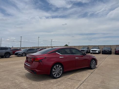 Certified 2023 Nissan Altima 2.5 SL FWD image 23