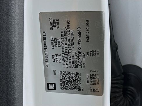 Used 2023 Chevrolet Colorado Z71 w/ Z71 Convenience Package 2 image 12