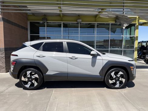 Used 2024 Hyundai Kona Limited FWD image 9