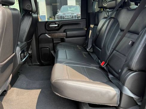 Used 2021 GMC Sierra 2500 Denali w/ Denali Black Diamond Edition AWD/4WD image 9