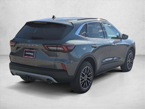 New 2026 Ford Escape SE w/ Class II Trailer Tow Package FWD image 5