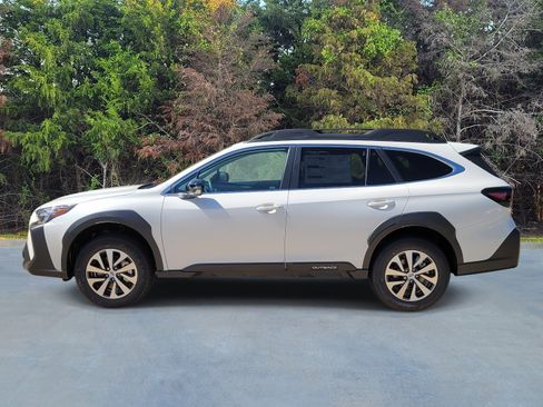Used 2025 Subaru Outback Premium image 20