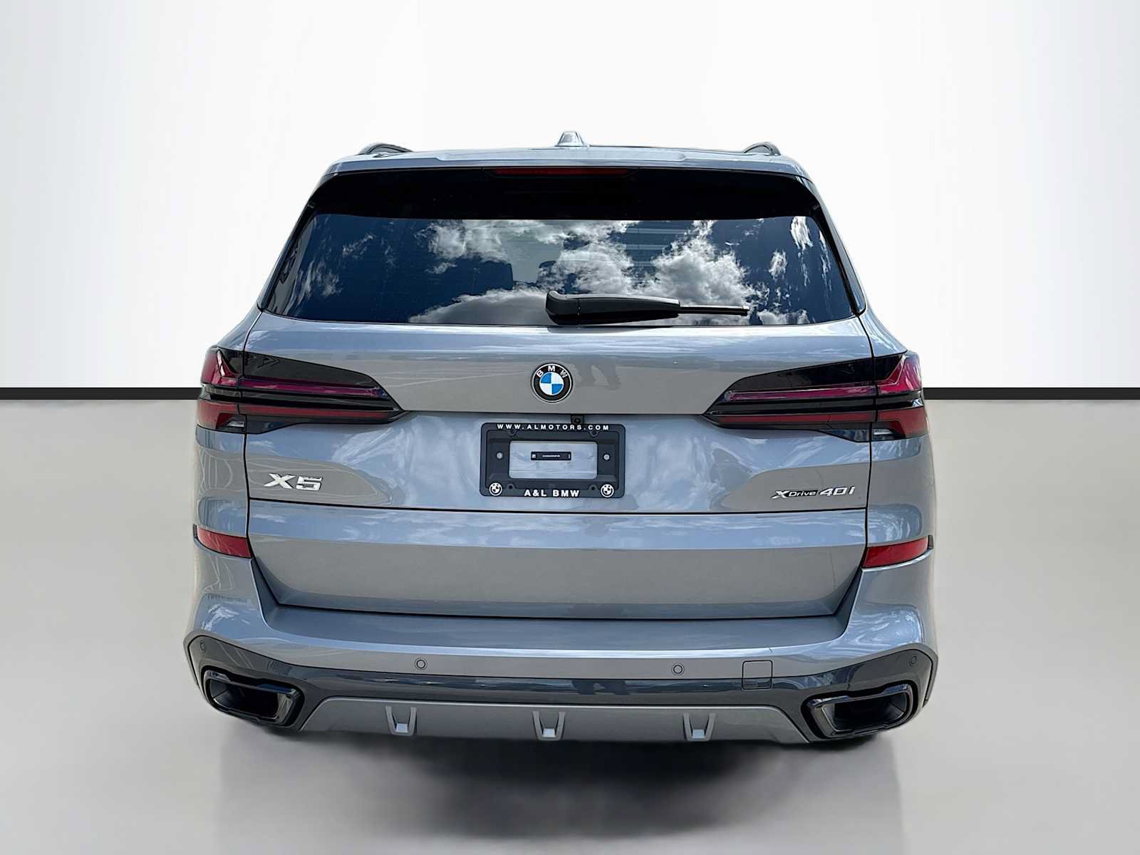 Used 2024 BMW X5 xDrive40i w/ Executive Package AWD/4WD image 4