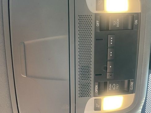 Used 2018 Acura TLX image 22