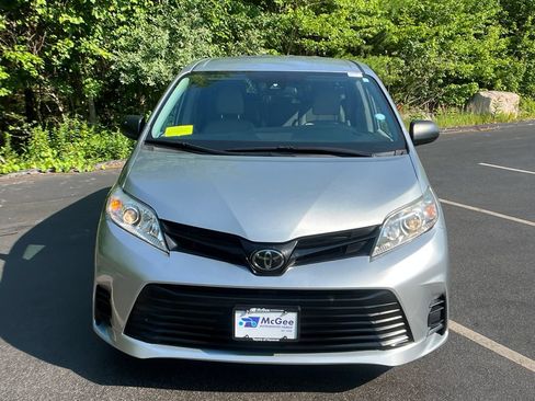 Used 2020 Toyota Sienna L FWD image 8