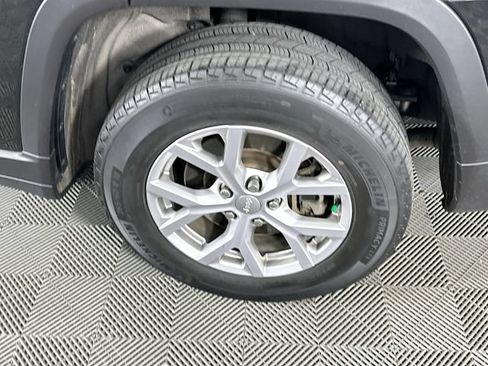 Used 2022 Jeep Grand Cherokee L Limited AWD/4WD image 35