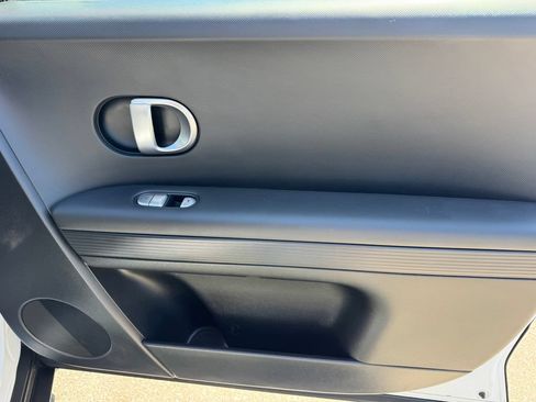 Certified 2024 Hyundai Ioniq 5 SEL RWD image 8