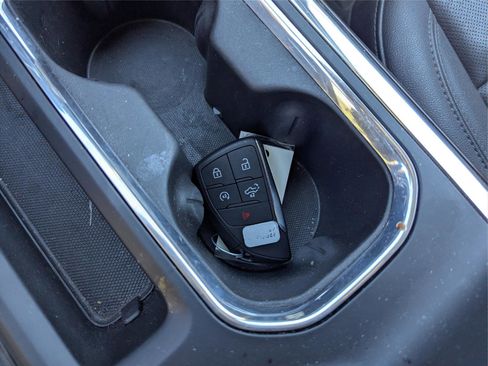 Used 2024 GMC Sierra 1500 SLT w/ SLT Premium Package image 17