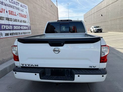 Used 2017 Nissan Titan SV RWD image 6