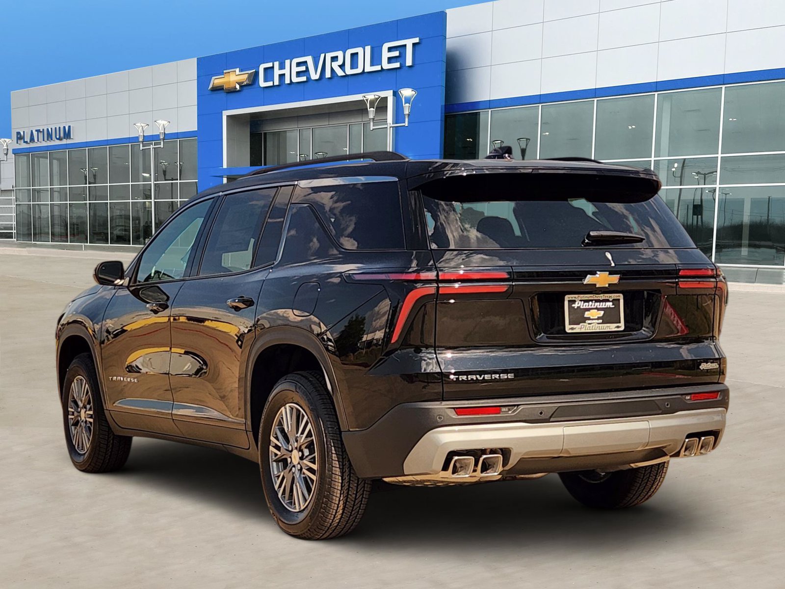 New 2027 Chevrolet Traverse LT FWD image 4