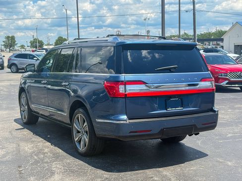 Used 2018 Lincoln Navigator L Select w/ Technology Package AWD/4WD image 12