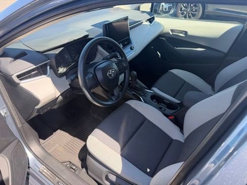 Used 2024 Toyota Corolla LE FWD image 2