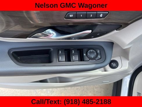 Used 2023 GMC Terrain Denali w/ Denali Premium Package AWD/4WD image 12