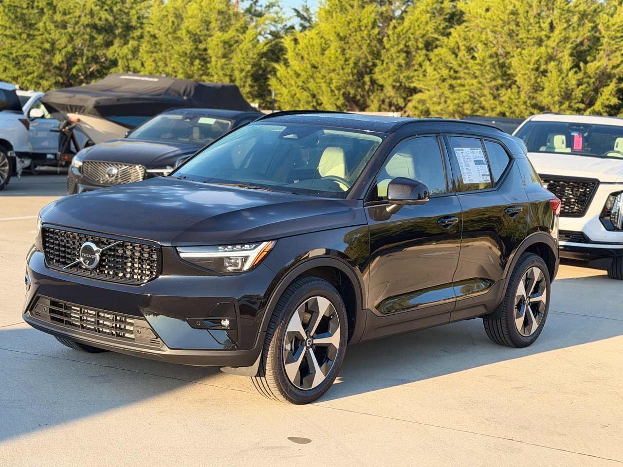 New 2026 Volvo XC40 B5 Plus w/ Protection Package Premier AWD/4WD image 2