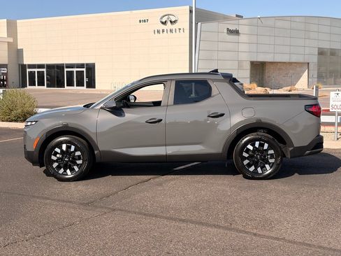 Used 2025 Hyundai Santa Cruz SEL FWD image 3