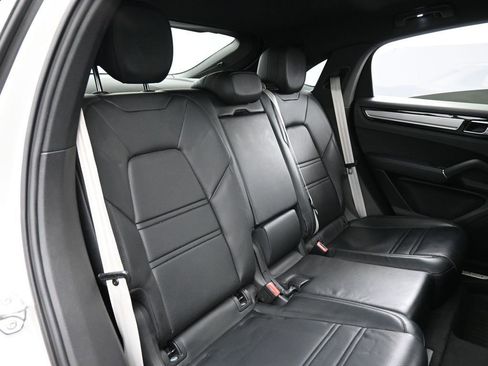 Certified 2023 Porsche Cayenne Coupe image 26