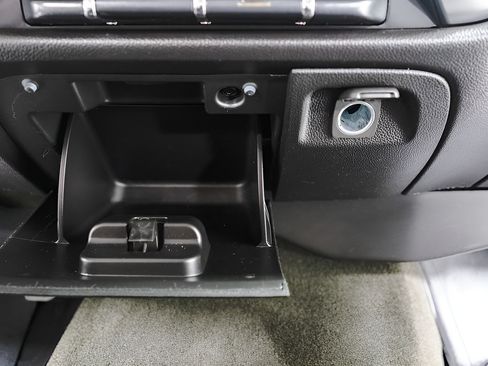 Used 2017 Chevrolet Silverado 2500 LT AWD/4WD image 19