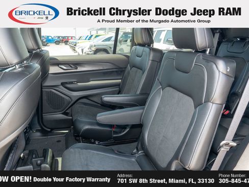 Used 2025 Jeep Grand Cherokee L Altitude AWD/4WD image 13