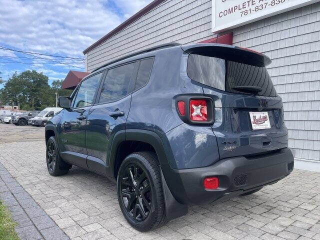 Used 2023 Jeep Renegade Altitude w/ Sun/Sound Group AWD/4WD image 6