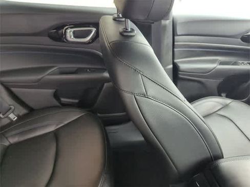 New 2026 Jeep Compass Limited image 8