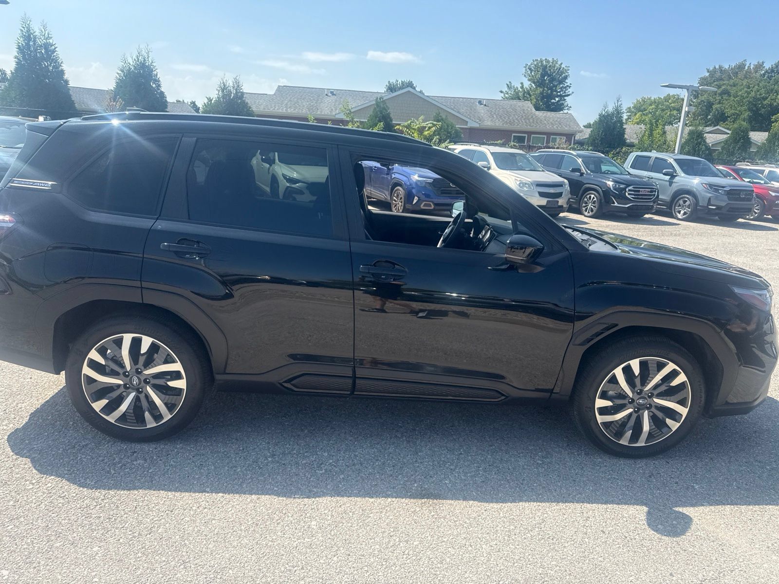 Used 2025 Subaru Forester Touring AWD/4WD image 12