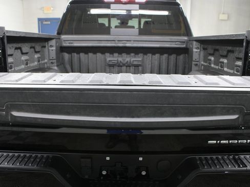 Used 2025 GMC Sierra 1500 Denali Ultimate image 41