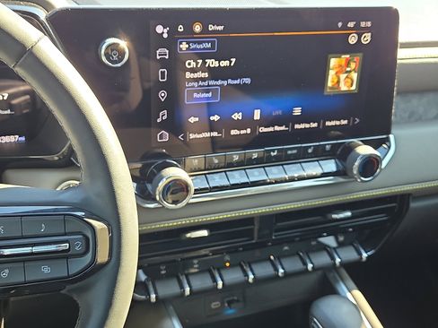 Used 2023 Chevrolet Colorado ZR2 w/ ZR2 Convenience Package III image 16