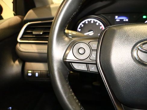 Used 2024 Toyota Camry SE image 11